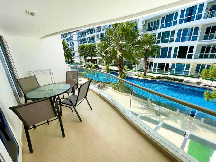 Large Luxury, Pool View, Grand Avenue, Pattaya - 202 Apartment Luaran gambar