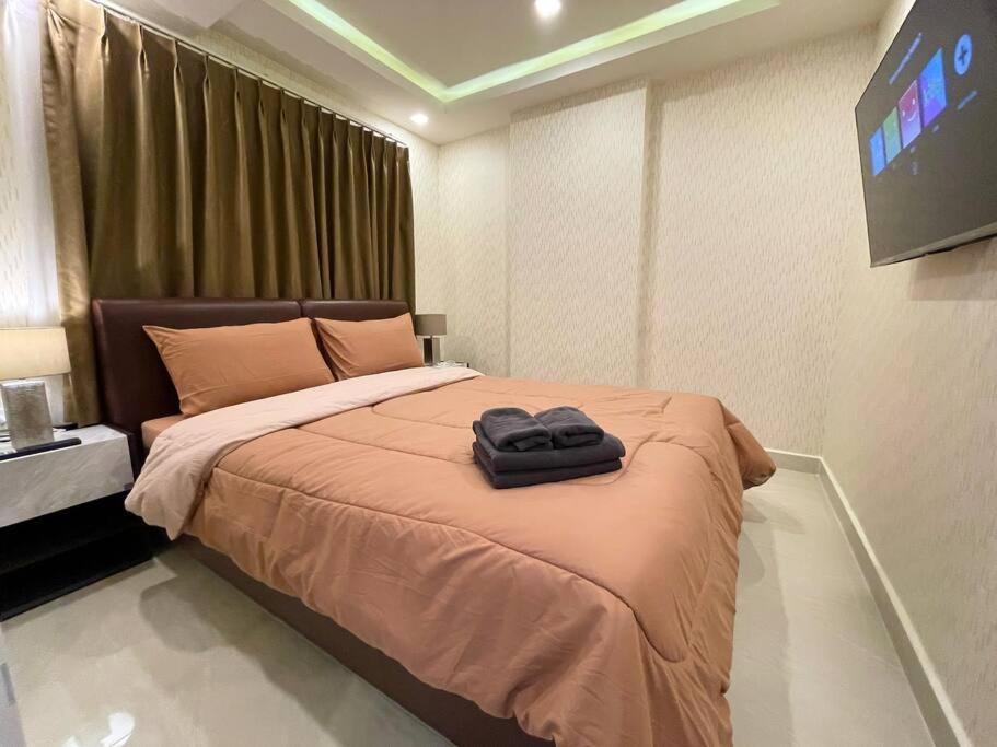 Large Luxury, Pool View, Grand Avenue, Pattaya - 202 Apartment Luaran gambar