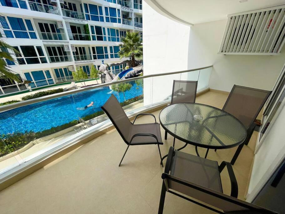 Large Luxury, Pool View, Grand Avenue, Pattaya - 202 Apartment Luaran gambar